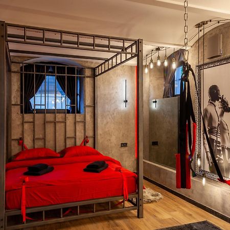 Royal Hot Jucuzzi Apartment Lviv Eksteriør billede