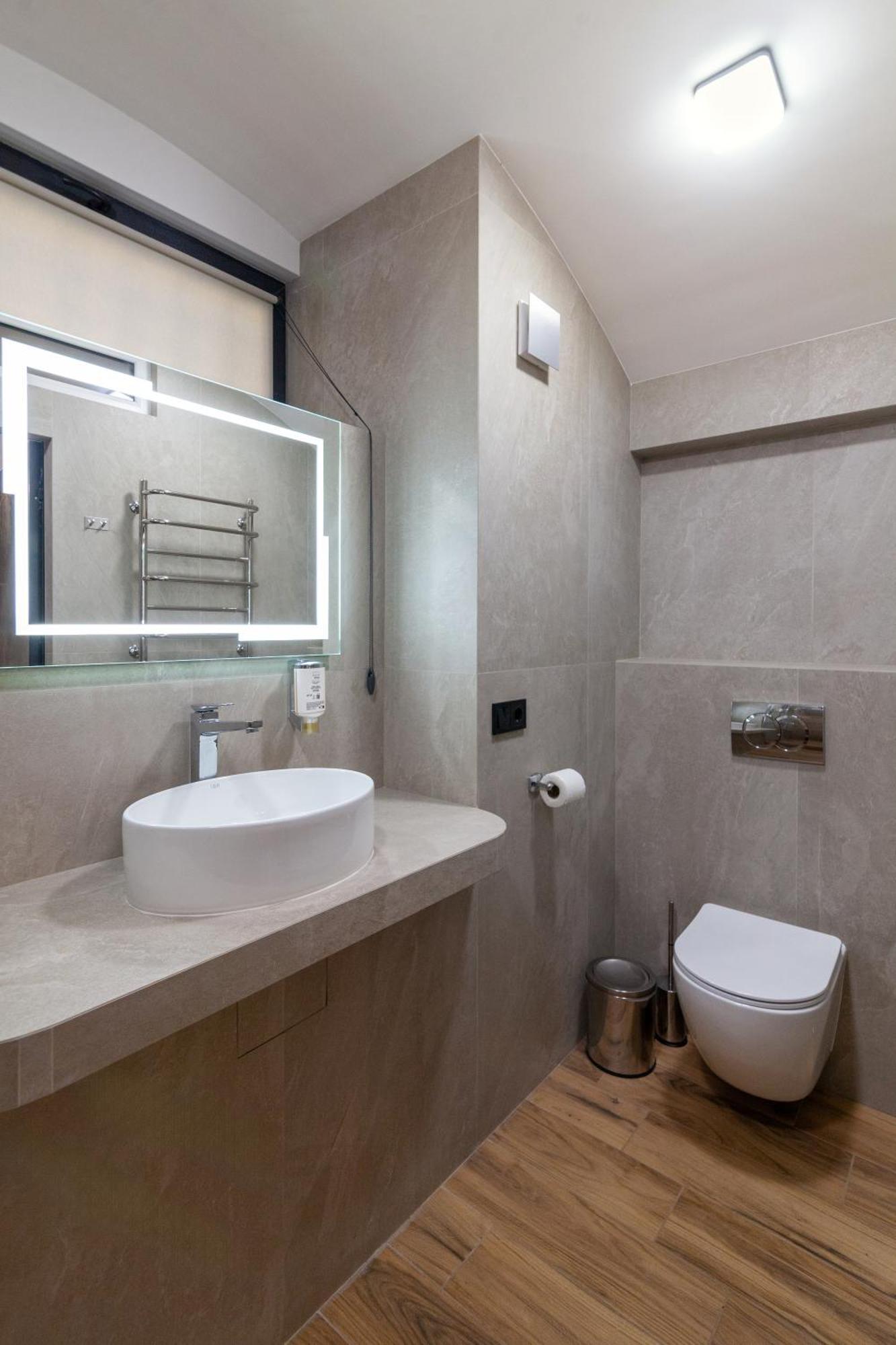 Royal Hot Jucuzzi Apartment Lviv Eksteriør billede
