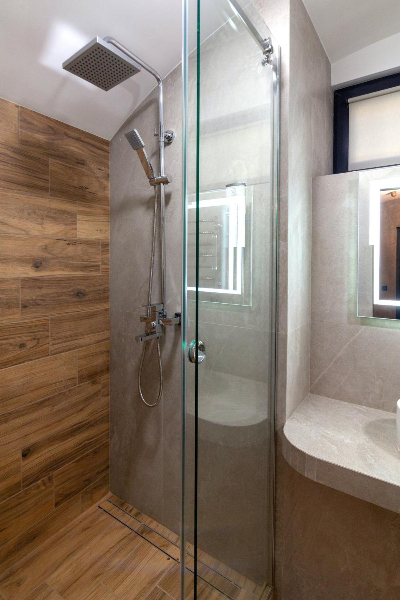 Royal Hot Jucuzzi Apartment Lviv Eksteriør billede